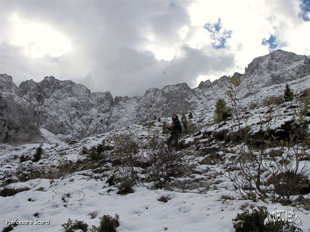 23 Augu gioca con la neve.JPG